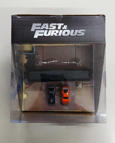 Jada Fast & Furious Nano Train Scene Diorama ( Toyota Supra & Dodge Charger ) Hızlı ve Öfkeli