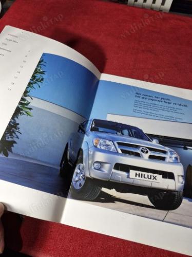TOYOTA HILUX - Katalog Broşür