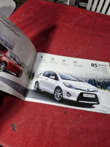 TOYOTA YARİS ve YARİS HYPRİD - Katalog Broşür