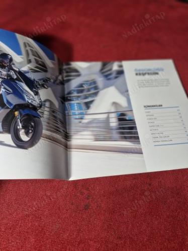 HONDA SCOOTER MOTOSİKLET - Katalog Broşür