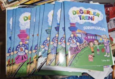 DEĞERLER TRENİ Sevgi Saygı Sorumluluk Adalet Yardımsever Dürüstlük Hoşgörü Özgüven Empati Vefa - 10 KİTAPLIK SET