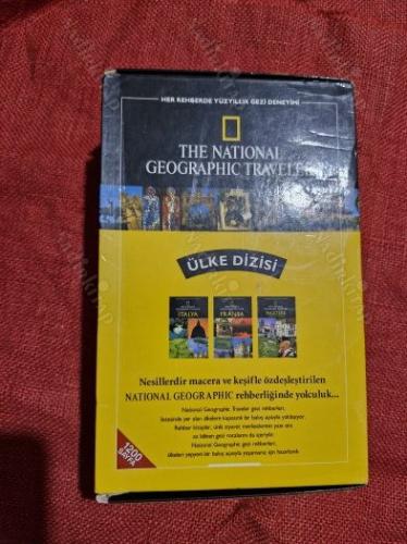 THE NATIONAL GEOGRAPHIC TRAVELER - ÜLKE DİZİSİ - İTALYA FRANSA İNGİLTERE (Kutulu) - Her rehberde yüzyıllık gezi deneyimi