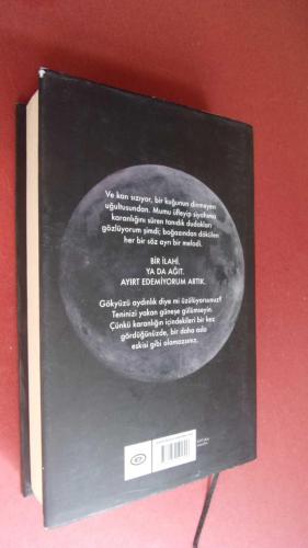 Siyah Kuğu - Acı Sevgiden Beslenir