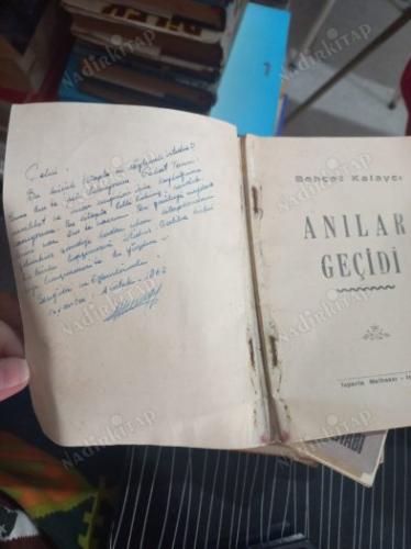 ANILAR GEÇİDİ - ( İMZALI VE İTHAFLI )