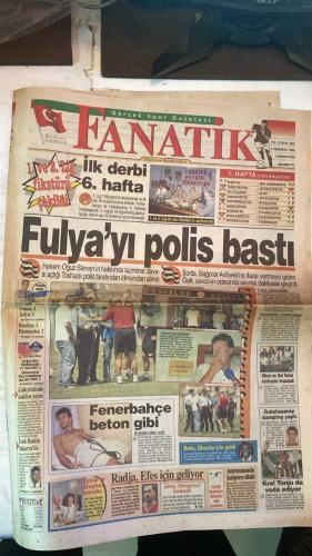 FANATİK SPOR GAZETESİ - TURKISH NEWSPAPER - DOĞUM GÜNÜ HEDİYESİ  - EKSİKSİZ TAM TAKIM GAZETE - 4 TEMMUZ 1998 - SAYI: 958 - OĞUZ SARVAN - JOHN TOSHACK - CEZMİ TURHAN - OKOCHA - DINO RADJA - TANJU ÇOLAK - BULENT - HASAN ŞAŞ - FATİH TERİM - HAKAN ŞÜKÜR - ÜMİT - MOLDOVAN - CENGİZ KAPTAN - İLK DERBİ FİKSTÜR 6. HAFTA - FULYA'YI POLİS BASTI - 3 KEZ GİTMEMİŞTİ - FRANSA 4 İTALYA 3 - BREZİLYA 3 DANİMARKA 2 - ÇEYREK FİNAL - GÖKYÜZÜNDE NAKLEN YAYIN - FENERBAHÇE BETON GİBİ - BETİS OKOCHA İÇİN GELDİ - BAYKA RADJA EFES İÇİN GELİYOR - ALTAY DİOSGYOR ÖNÜNDE - ANTRENMANDA KALPTEN ÖLDÜ - OHEN VE DEL SOLAR SÖZLEŞME İMZALADI - GALATASARAY DAMPİNG YAPTI - KRAL TANJU DA VEDA EDİYOR - GALATASARAY'DA KAMP ALMAN MESAİSİ BİTTİ - ASLAN ZİRVEYE ÇIKTI - SEBATSPOR PARA İSTEDİ - HEDEF ÜÇTE ÜÇ YAPMAK - RÖPORTAJ KOMİTESİ - MOLDOVAN SÖYLENTİSİ - YÜKSEĞE ALIŞIĞIZ - CİM BOM İLK SINAVINDA - KNUP İÇİN OYNUYORLAR - SONUÇ ÖNEMLİ DEĞİL - ÜMİT'E ÖZEL İLGİ - KARAR BİZİ ETKİLEMEZ - GALATASARAY 2-1 FENERBAHÇE - ARJANTİN 6-5 İNGİLT