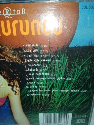 Cd Sertab Erener Turuncu albümü. Orijinal 2001 baskı. Dinlemeyi etkilemeyen yoğun çizikler var sorunsuz çalışıyor. Kartonet 10/9