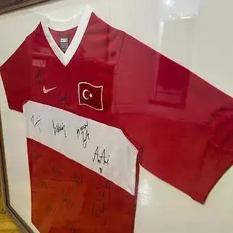 Euro 2008 A Milli Takım İmzalı Çerçeveleştirilmiş Forma