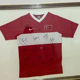 Euro 2008 A Milli Takım İmzalı Çerçeveleştirilmiş Forma