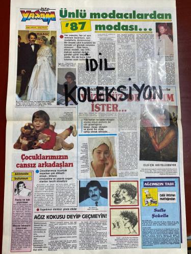 FLAŞ SÜPER GAZETE AKTÜELİTE VE MAGAZİN GAZETESİ - DOĞUM GÜNÜ HEDİYESİ (TURKİSH - NEWSPAPER) - 22 OCAK 1987 - TAM TAKIM 4 SAYFADIR -Kadir İnanır-Yonca Yücel-Arif Sağ-Dilek Ayazoğlu-Korhanlı Nuri-Masör Orhan Kesmekaya-Hak Bayrakçı-Nilgün Gürkan-Serap Parlak-Neslihan Yargıcı-Cemil İpekçi-Ulla Özbek-Rob Enki Biryu-Alper Cüneoğlu-Nesrin Çağın-Nesrin Akgün-Mehmet Akgün-Billur Emre-Selçuk Emre-Cina Karloğlu-Meltem Bentürk-Canan İmer-Yılmaz Akay-Alev Akay-Lütfi Tümer-Harika Tümer-Nilüfer Akay-Özdek Güler-Birken Bakkalbaşı-Aydın Bakkalbaşı-Dr. Gülseren Erkmen-Mehmet Özbek-Gülay Erengün-Yeşim Gezer-Kenan Macit-Şevher Özyeğin-Semra Özal-Turgut Özal-İlter Türkmen-Hülya Ertuğrul-Zeynep Gürer-R. Vehbi Özkan-Jale Fuat Tezcan-Nur Canan Zafer Elmas-Necla Sayın-Mine Kemal Persentili-Gülbahar-All Nazımoğlu-Şale-Nihat Boyner-Bolu Kartalkaya-Meral Tüzler-Yüksel Kırca-Sevgi Gönül-Ali Rıza Özkan-Ahmet Toker-Mesut Dızdar-Fatma Sabriye-Fahriye Öz-Cengiz Esen-Mehdi Turan-Zeki Ergün-Elizabeth Ayakan-Seyhan Şapma