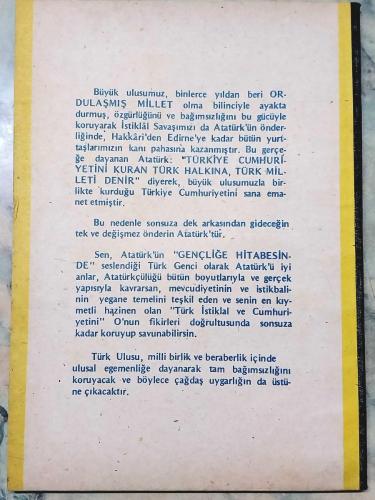 1980 LER MODEL 5 ARKA KAPAK ÇEŞİT 2 ESKİ ÇİZGİSİZ OKUL DEFTERİ 100 YAPRAK 20×28cm ESKİ ÇİÇEK DESENİNE SAHİP ATATÜRK'ÜN TÜRK GENÇLİĞE HİTABEN ARKA KAPAK TEMALI YAN KISIM SİYAH BEZLİ ESKİ KIRTASİYE DEPO MALI KIRTASİYE KOLEKSİYONU YAPANLAR İÇİN KOLEKSİYONLUK ÜRUN HALİYLE