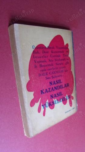 KANLI OYUN - (kapak resmi ressam Şevki tarafından yapılmıştır, 1. baskıdır)