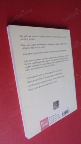SALLA GİTSİN Saçma Sapan Şeyleri Bırakıp Mutlu Bir Yaşam Kurma Günlüğü