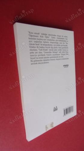 ÖĞRETMENİ KİM ÖPTÜ Generaller Birleşin ve Diğer Öyküler