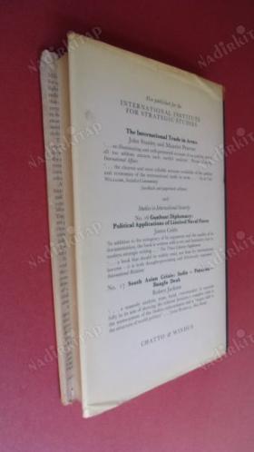 Nations in arms: The theory and practice of territorial defence (Studies in international security)