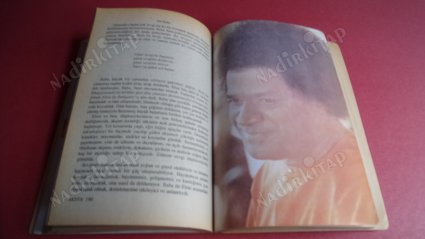 SAI BABA- KUTSAL İNSAN The Holy Man ann the Psychiatrist SAMUEL H. SANDWEİSS
