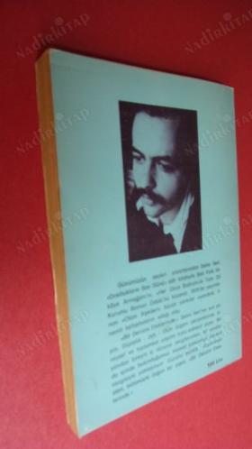 BİR DENİZİN ETEKLERİNDE ---1.BASKI---