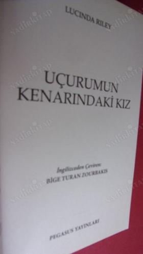 UÇURUMUN KENARINDAKİ KIZ