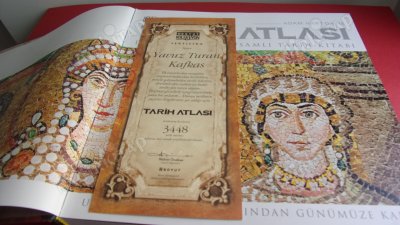 TARİH ATLASI GEÇMİŞİN İZLERİ -ÖZEL KUTULU ( Sayın-Yavuz Turan Kafkas Sertifka-3448.no.lu nüshası. CİLTLİ. KUTU İÇİNDE.