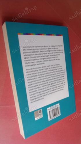 BÜTÜN BEYİNLİ ÇOCUK - ÇOCUĞUNUZUN GELİŞMEKTE OLAN BEYNİNİ GÜÇLENDİRMEK İÇİN 12 STRATEJİ