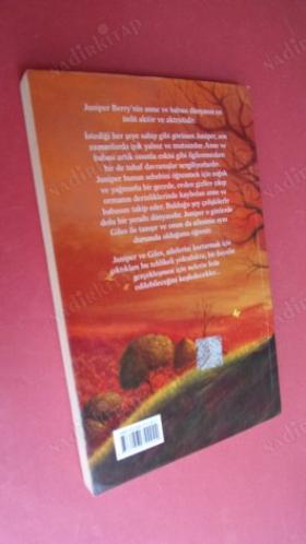 JUNIPER BERRY,GİZLİ DÜNYALARIN PEŞİNDE