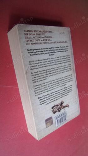 KUTSAL KEMİKLER casusluk, cinayet, komplo, kutsal olmayan üçlü (birinci baskıdır) ( Cep boy )