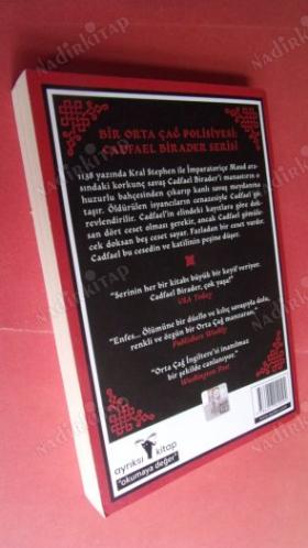 Fazladan Bir Ceset - Cadfael Birader Serisi 2