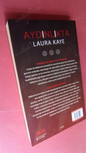 AYDINLIKTA - KARANLIKTA KALAN DUYGULARI BİR TEK AŞK AYDINLATIR