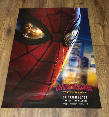 Örümcek Adam Yepyeni Bir Gün sinema afişi