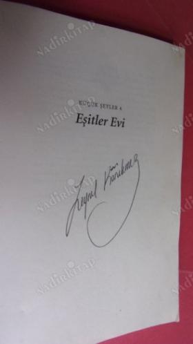 EŞİTLER EVİ (KÜÇÜK ŞEYLER- 4) EŞİTLER EVİ