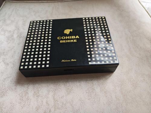 Cohiba Behike Ahşap Puro Kutusu