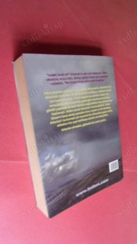 ZAMANIN BEKÇİLERİ 2. kitap / KARANLIK