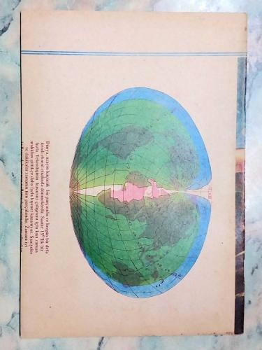 1970 LER ESKİ HARİTA VE METOD ÇİZGİSİZ OKUL DEFTERİ 40 YAPRAK 20×28cm ÖN KAPAK AYA YOLCULUK VE UFO TEMALI GÖRSELLİ ARKA KAPAK DÜNYA HARİTASI GÖRSELLİ ESKİ KIRTASİYE DEPO MALI KIRTASİYE KOLEKSİYONU YAPANLAR İÇİN KOLEKSİYONLUK ÜRUN HALİYLE