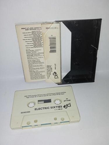 Kaset Electric Sixties 12 Great Electrifying Hits Of The Sixties. Orijinal 1985 Amerikan baskı derleme albüm. Sorunsuz çalışıyor koleksiyonluk.  Steppenwolf-Born To Be Wild, Santana-Evil Ways, Blind Faith-Well All Right, Humble Pie-Natural Born Woman, Traffic-Dear Mr. Fantasy, Chambers Brothers-Time, Cream-Sunshine Of Your Love, Velvet Underground-All Tomorrow's Parties, Byrds-8 Miles High, Quicksilver-Fresh Air, Spirit-I Got A Line On You, Big Brother-Piece of My Heart