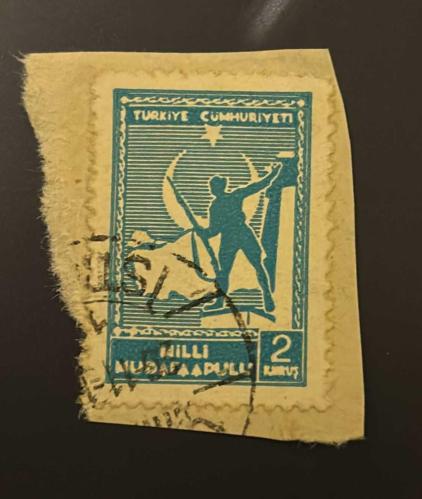 Türk Pulu - Turkish Stamp - Mektup Zarfından Kesilmiş / Postadan Geçmiş Pul Filateli - DAMGALI - MİLLİ MÜDAFAA TEMALI PUL, 2 KURUŞ - Türkiye Cumhuriyeti - NOSTALJİK DOĞUM GÜNÜ HEDİYESİ