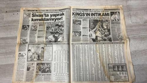 PAS SPOR GAZETESİ - 30 MAYIS 2002 - TÜRKİYE'Yİ DÜNYAYA TARKAN TANITACAK - SÜRPRİZ TÜRKİYE - SEPP BLATTER YENİDEN BAŞKAN - LORANT'LA OLMAZ - GÖNLÜM ORTEGA'DA - ORTEGA SATILDI - RUHUMU SATTIM - ÖRÜMCEK CORDOBA - SÜMER KARIŞAMAZ - NOUMA & ALPAY GALATASARAY'DA - KARTAL'A İKİNCİ GOL - BATİSTUTA UĞRAŞTIRIYOR - İMZA JAPONYA'DA - KANARYA ROTA DEĞİŞTİRDİ: FEN'İN CISSE'Sİ - TERİMSARAY - ADA BUGÜN AÇILIYOR - BEŞİKTAŞ BORÇLU - KARTAL ZAGO'YU KAPTI - NOUMA'DA ISRARLI - EDİLSON 5.5 MİLYON DOLAR - DOBROWSKİ OLMAM - BİLGİLİ İFADE VERECEK - KAPSAL'IN HEDEFİ BÜYÜK - GAKKOŞLAR KAPIŞIYOR - GÖZ-GÖZ'DE ŞOV BAŞLADI - BURSA'DA BAŞKANA SALDIRI - ADANASPOR'DA ÇITA YÜKSELDİ - KINGS'İN İNTİKAMI - KULEYİ SAĞLAMA ALDIK - AFRİKA HAREKATI - OLGUN'UN İLK BOMBASI UFUK - MALATYA'DA FEVZİ SESLERİ - TARKAN - EMRE BELÖZOĞLU - OKAN BURUK - HECTOR CUPER - CASILLAS - CEM ARSLAN - ŞENOL GÜNEŞ - ROBERTO CARLOS - SEPP BLATTER - ALPAY ÖZALAN - WERNER LORANT - IHSAN UÇARGİL - YÜKSEL AYTUĞ - ONUR BELGE - DENİZ GÖKÇE - SERCAN GÖRGÜL