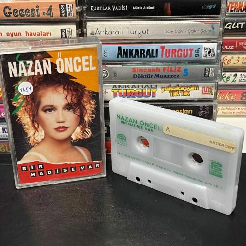 NAZAN ÖNCEL - BİR HADİSE VAR KS1451