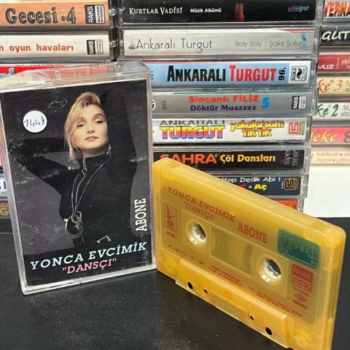 YONCA EVCİMİK - DANSÇI KS1448