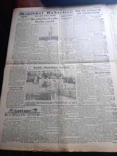 Son Posta Gazetesi - Turkish Newspaper - 10 İkinciteşrin (Kasım ) 1940 - büyük matemin ikinci yıldönümü - Atatürk rahat uyu yazan Falih Rıfkı Atay Başmakale - Atatürk portresi çizen Münif Fehim - Milli Şef İsmet İnönü'nün beyannamesi - Atatürk'e ait bir hatıra yazan E. Ekrem Talu - Atatürk'ü nasıl kaybetmiştik - ajansın kapısındaki mahşeri kalabalık resmi tebliğ kapışıyor Fotoğrafı - 16 İkinciteşrinde İstanbul atatürk'lü tavafa başladı fotoğraf - Atatürk'ün cenazesinde ağlayanlar fotoğraf - Ankara yolunda Atatürk İzmit trenine konurken Fotoğrafı - Atatürk'e azametli ve muhteşem bir cenaze töreni yapıldı Fotoğrafı - yurtta Cumhuriyet Bayramı fotoğraf - Hitler Alman milletine bir hitabede bulundu - Almanya'da Münih İtalya'da Torino bombalandı - Ressam Cellini'nin ilk şöhreti - biraz da musiki - bütün yurt Atatürk'ün ölmez hatırasını taziz ediyor - Churchill Dün Londra'da mühim bir nutuk söyledi - Sovyetler Birliği hariciye komiseri Molotof Berlin'e gidiyor - 10 Kasım 1938