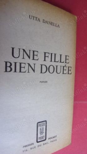 UNE FILLE BIEN DOUEE