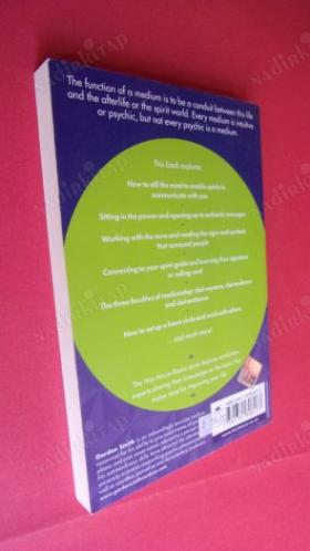 MEDIUMSHIP .An Introducttory Guide to Developing Spiritual Awareness and Intuition..