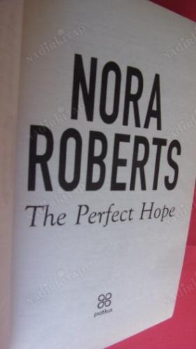 THE PERFECT HOPE / BOOK THREE OF THE INN BOONSBORO TRILOGY