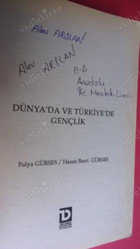 DÜNYA'DA VE TÜRKİYE'DE GENÇLİK.