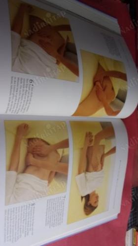 Das große Buch der Massage . Die besten Techniken zum Entspannen und Wohlfühlen 