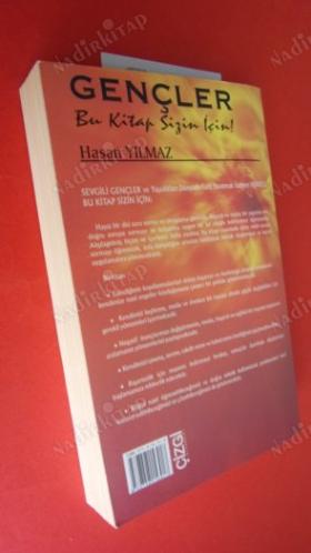 GENÇLER BU KİTAP SİZİN İÇİN (KENDİ KENDİNİZE UYGULAYABİLECEĞİNİZ 82 ETKİNLİK 35 ÖYKÜ VE DAHA PEK ÇOK GÜZEL
