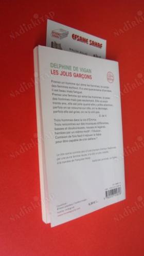 LES JOLIS GARÇONS