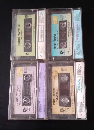 Ferdi Tayfur 4 adet kağıt baskı kaset lotu