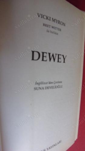 DEWEY Dünyanın Kalbine Dokunan Kütüphane Kedisi