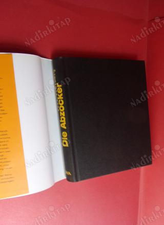 DİE ABZOCKER (Soygun. Bir finansal danışman paketini açar. )