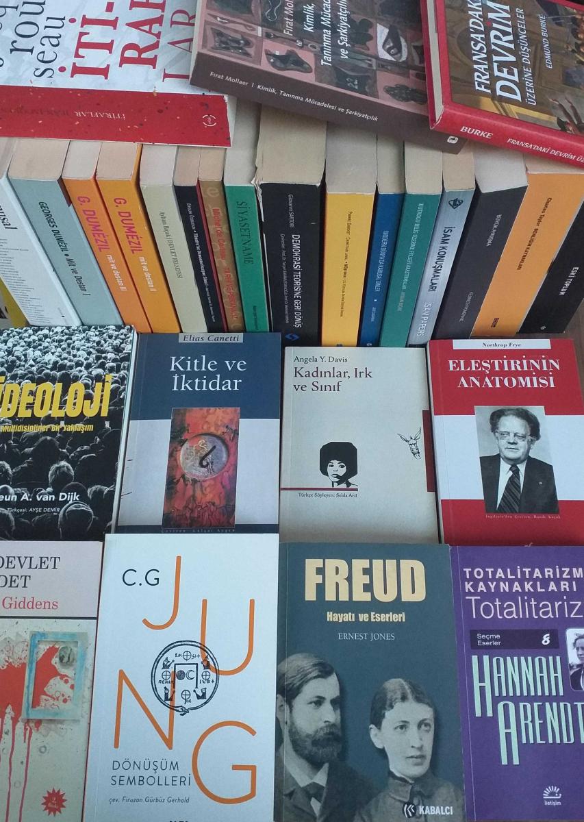Sosyal Bilimler Kitapları Mezatı