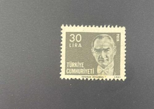 Türk Pulu - Turkish Stamp -  Postadan Geçmiş Pul Filateli - ATATÜRK TEMALI PUL , 30 LİRA  - Türkiye Cumhuriyeti - NOSTALJİK DOĞUM GÜNÜ HEDİYESİ - 1981